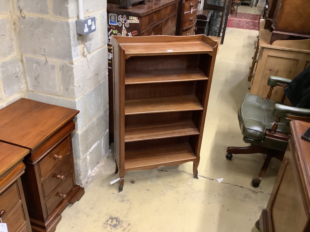 A mahogany open bookcase, width 60cm, depth 22cm, height 104cm